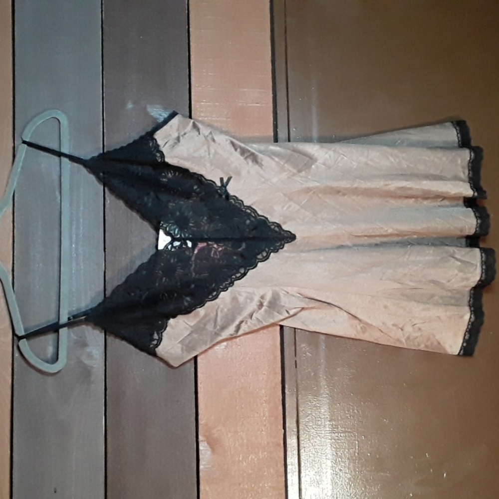 Vintage Large NWOT Undercover Wear Lingerie Chocolate Brown With Black Sexy Lace